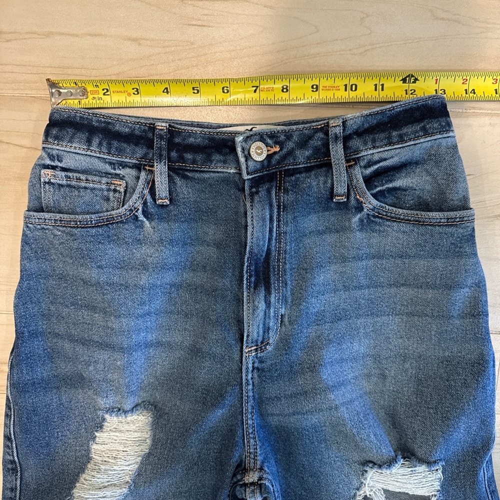 Hollister Curvy Ultra High-Rise Dad Jeans — Ripped — W27 L31 — Like New - Picture 8 of 8